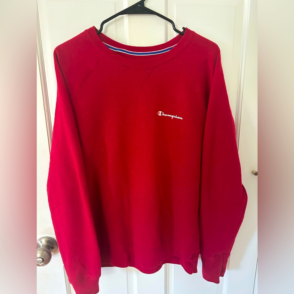 Champion crewneck size L very comfy